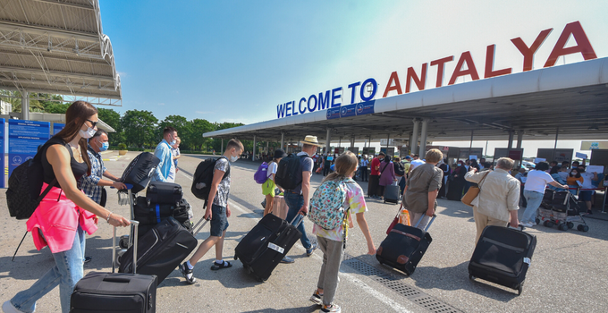 Antalya’ya gelen turist sayısı 9 milyonu aştı