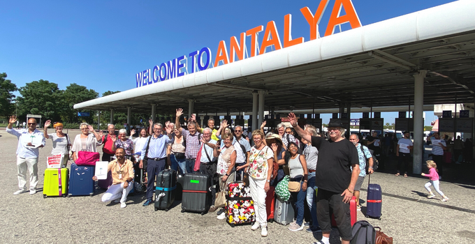 Antalya’ya sonbaharın ilk kafilesi, İsveç’ten geldi