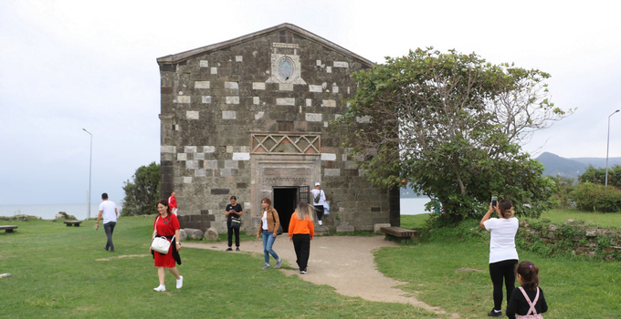 Yason Burnu Yarımadası’nda restorasyonu biten kilise ziyarete açıldı