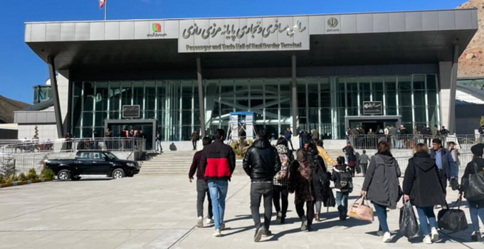 İranlılar “Black Friday” için Van otellerini doldurdu
