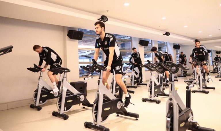 Belek Turizm Merkezinde kampa devam ediyor