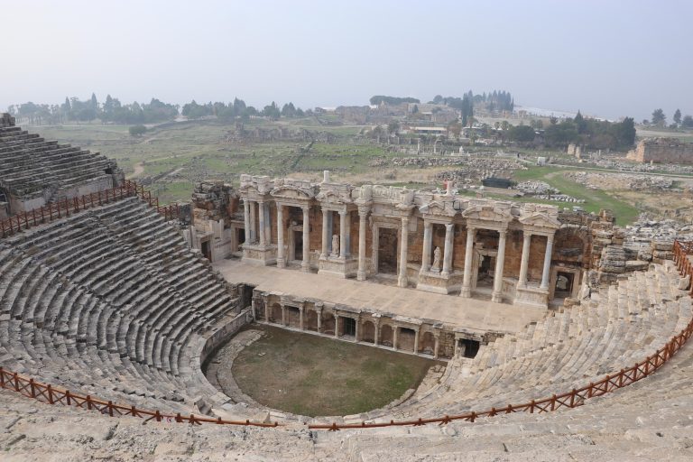 Pamukkale, kış mevsiminde de turist çekiyor