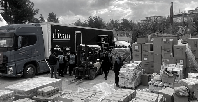 Divan var gücüyle depremzedelerin yanında