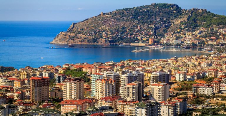 Alanya’da otellerdeki depremzede sayısı 6 bine düştü