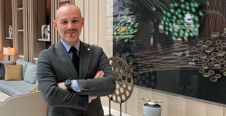 Ateş Sürmen Address Hotel Istanbul’da