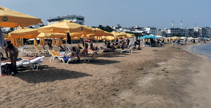 Havalar ısındı, Mersin’de sahiller hareketlendi