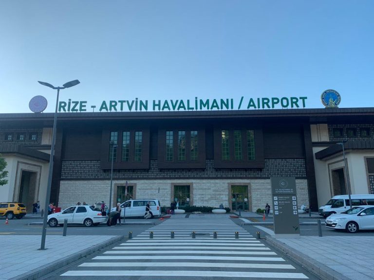 Rize-Artvin Havalimanı’na uluslararası ilk uçuş, Umman’dan geldi