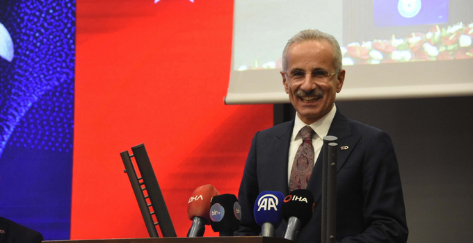 Bakan Uraloğlu: İzmir’i Türkiye yat turizminin başkentine dönüştüreceğiz