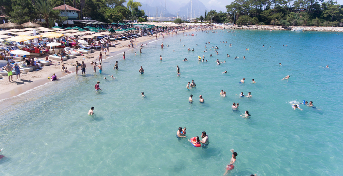 Kemer, 195 milletten 4,2 milyon turist ağırladı