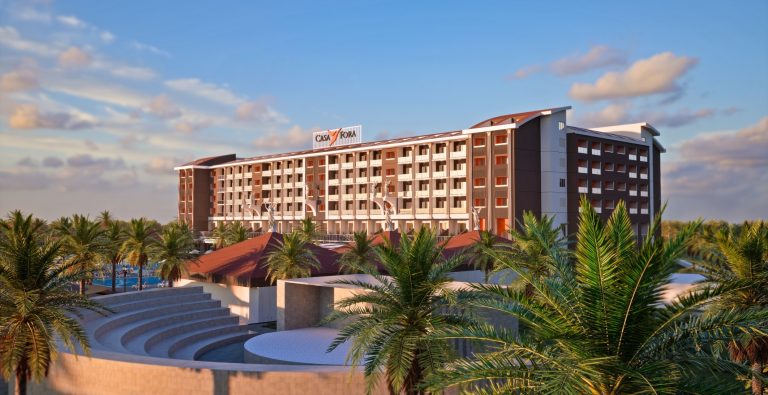 Casa Fora Beach Resort Ekibi, İlk Sezonun Başarısını Kuzey Kıbrıs’ta Kutladı