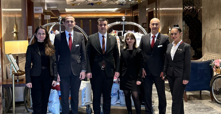 MÖVENPİCK HOTEL BURSA ÖĞRENCİLERİN YÜZLERİNİ GÜLDÜRDÜ