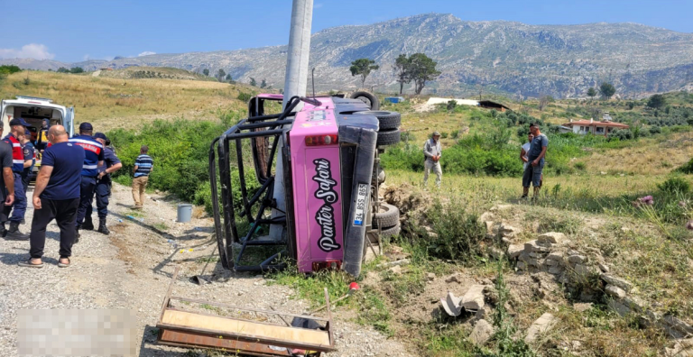 ANTALYA’DA SAFARİ ARAÇLARI ÇARPIŞTI