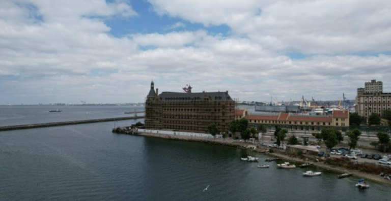 HAYDARPAŞA GARI’NIN RESTORASYONU DEVAM EDİYOR
