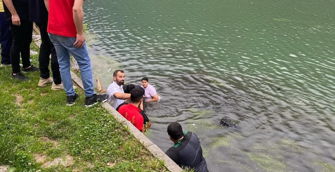 ARAP TURİSTLER, GOLF ARACIYLA UZUNGÖL’E DÜŞTÜ