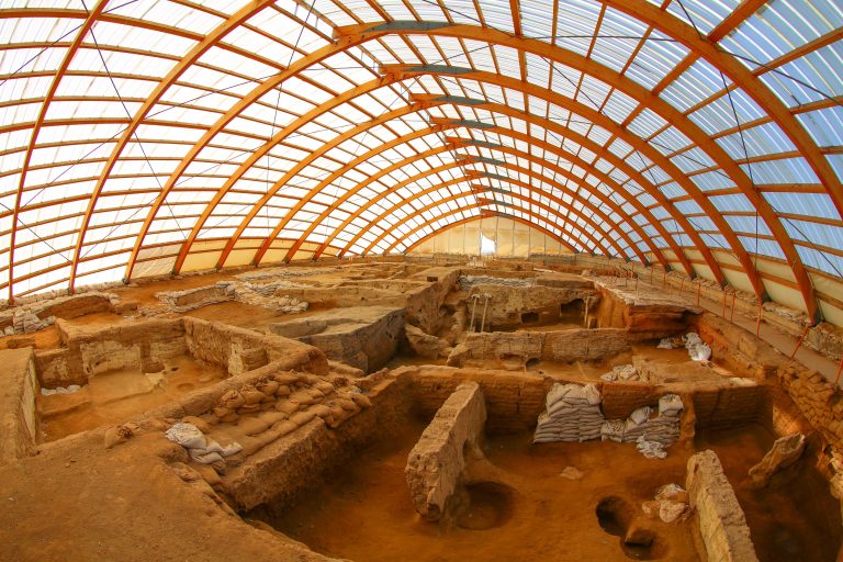 ÇATALHÖYÜK’TE TEKNOLOJİYLE 9 BİN YIL ÖNCESİNE ZİYARET