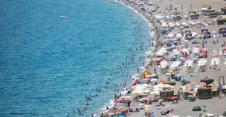 ANTALYA TARİHİ REKOR KIRDI: KENTE 10 MİLYON TURİST GELDİ