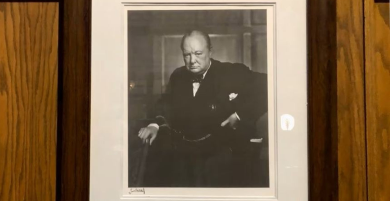 OTELDEN ÇALINAN ‘CHURCHILL’ PORTRESİ İTALYA’DA ELE GEÇİRİLDİ