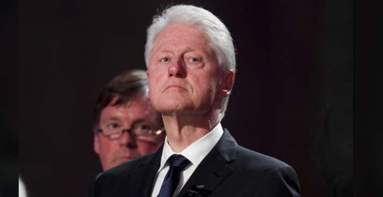 ESKİ ABD BAŞKANI BILL CLINTON HASTANEYE KALDIRILDI