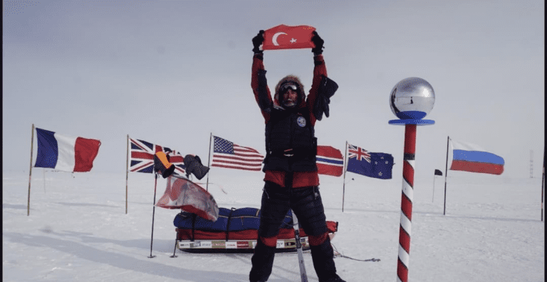 ANTARKTİKA’DAN GÜNEY KUTBU’NA KIZAK ÇEKEN İLK TÜRK