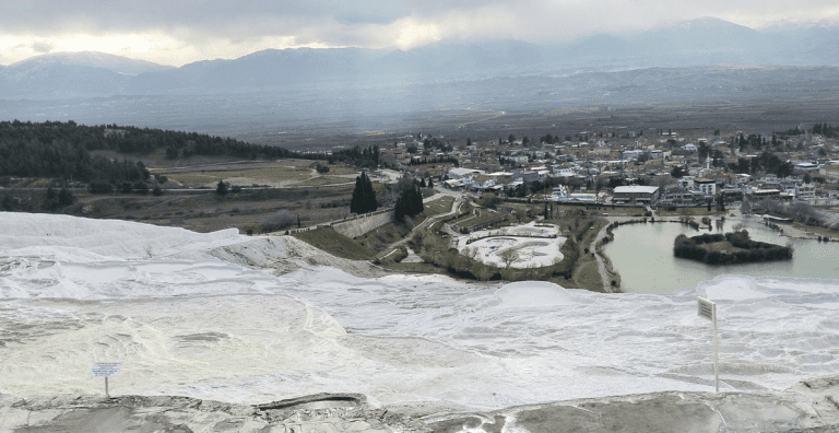 PAMUKKALE’DE KURAKLIK TEHDİDİ SUYUN DEBİSİ DÜŞTÜ