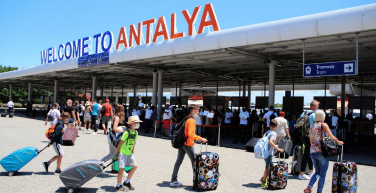 ANTALYA HAVALİMANI’NIN YENİ TERMİNALİ AÇILIYOR