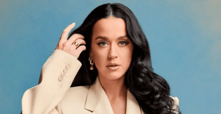 ABD’Lİ ŞARKICI KATY PERRY UZAY YOLCULUĞU YAPACAK