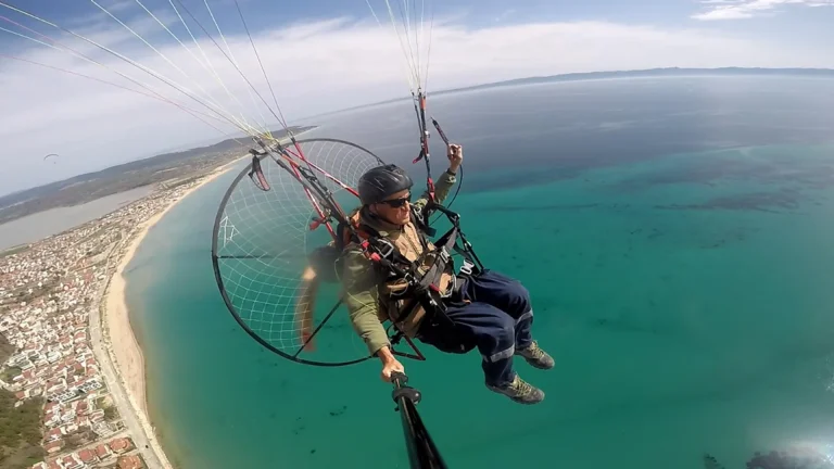 PARAMOTORLA 15 YILDIR BÖLGENİN GÖRSEL ARŞİVİNİ TUTUYOR