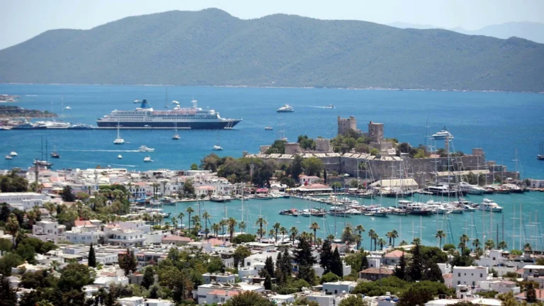 BODRUM’DA BAYRAM ÖNCESİ HAREKETLİLİK ARTTI
