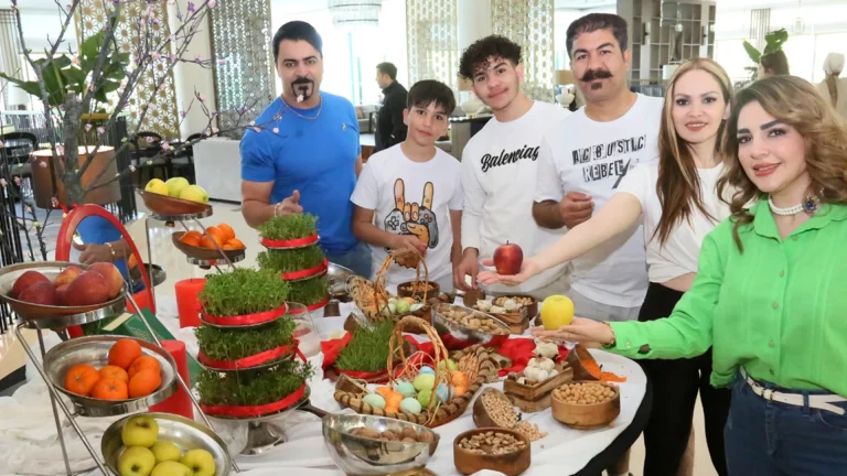ANTALYA’DA TURİZM SEZONU, İRANLILARLA AÇILDI