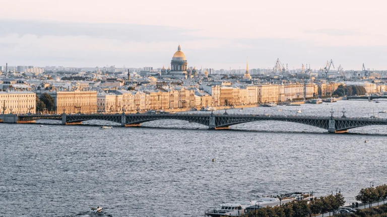 TÜRKİYE’DEN ST. PETERSBURG’A İLGİ ARTIYOR: THY GENİŞ GÖVDELİ UÇAKLA UÇACAK