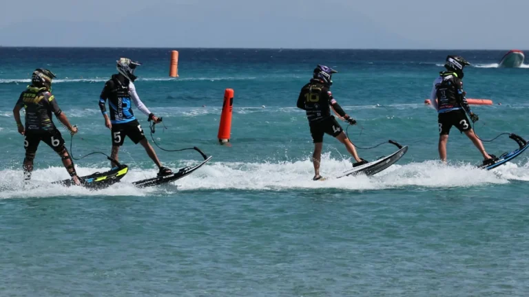 ÇEŞME’DE DÜNYA MOTOSURF ŞAMPİYONASI SONA ERDİ