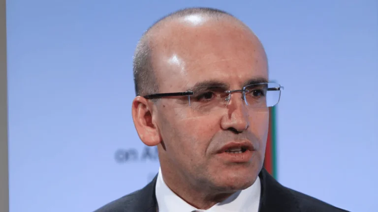 BAKAN ŞİMŞEK: “GERİLİMLERE RAĞMEN TURİZM GÜÇLÜ PERFORMANSINI KORUYOR”