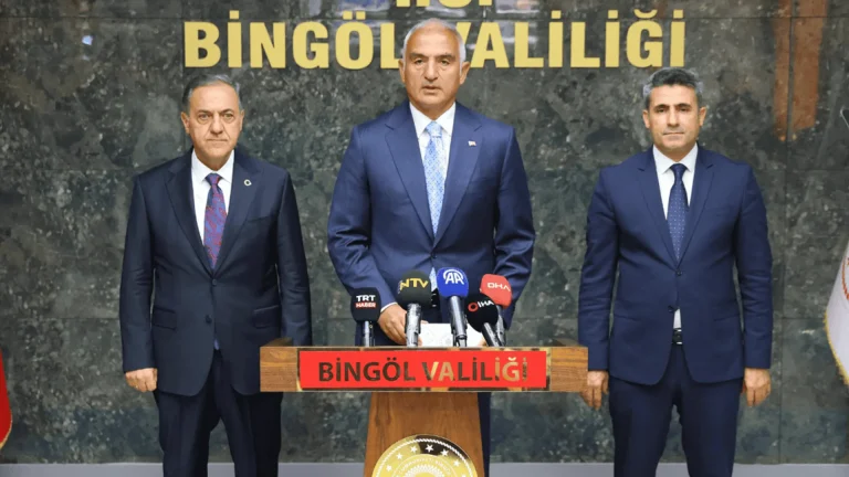BAKAN ERSOY BİNGÖL’DE KONUŞTU: BU TOPRAKLAR DÜNYA KENTLERİYLE REKABET EDECEK POTANSİYELE SAHİP
