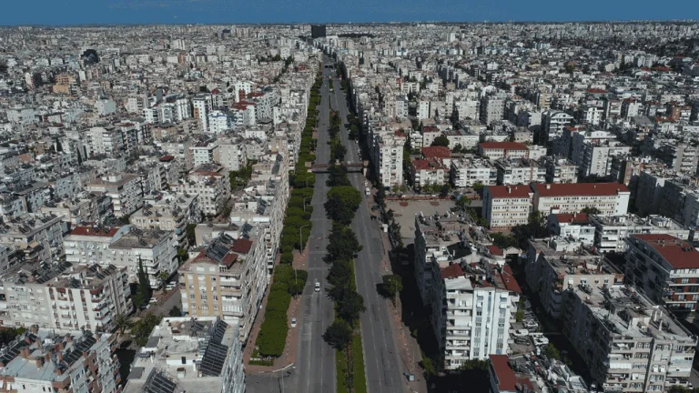 ANTALYA’DA 5 YILDA SATILAN HER 6 KONUTTAN 1’İNİ YABANCI ALDI