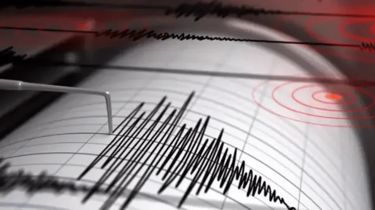 FİLİPİNLER’DE 7.4 BÜYÜKLÜĞÜNDE DEPREM
