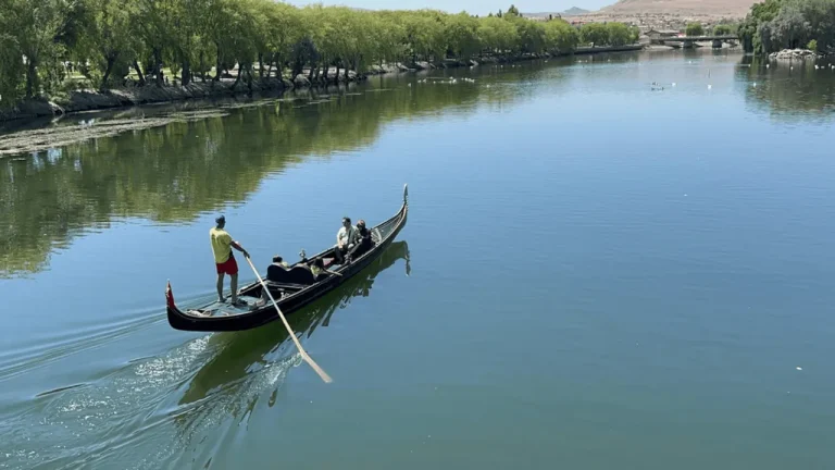 KAPADOKYA’DA VENEDİK ESİNTİSİ: AVANOS’UN GONDOL TURLARI