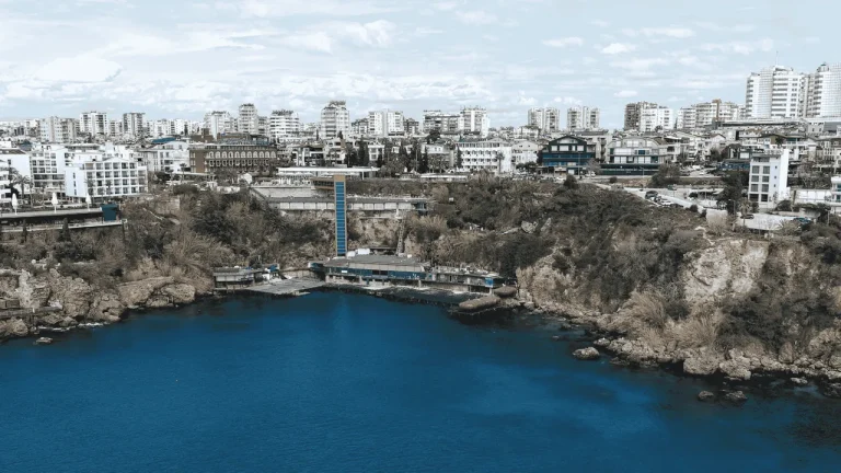 ANTALYA FALEZLERİNDE 26 NOKTADA KAÇAK YAPI TESPİT EDİLDİ