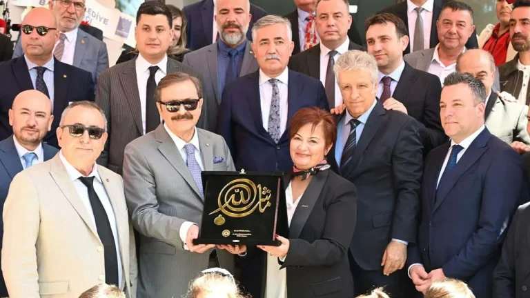 HİSARCIKLIOĞLU: KUŞADASI TURİZMİN YÖNÜNÜ BELİRLEYEN MERKEZLERDEN BİRİ