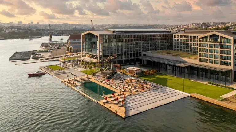 RIXOS HOTELS, HOLIDAYCHECK LİSTESİNDE 13 OTELİYLE YER ALDI