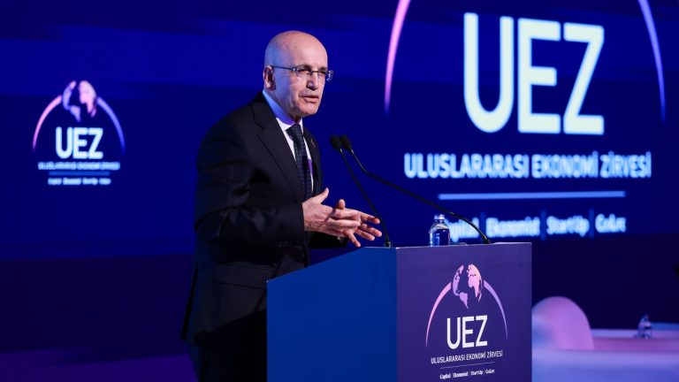 BAKAN ŞİMŞEK: PETROL FİYATLARINDAKİ YÜKSELİŞ TURİZMİ ETKİLEYECEK