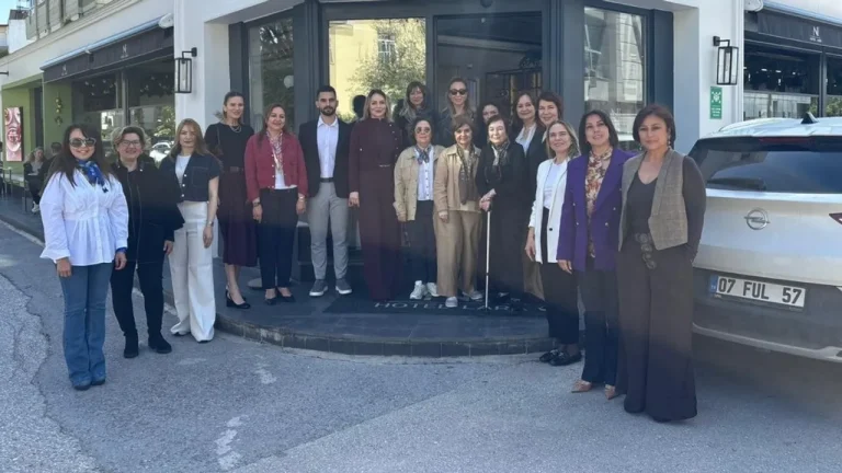 SKAL ANTALYA KADIN ÜYELERİ SAĞLIK SÖYLEŞİSİNDE BULUŞTU
