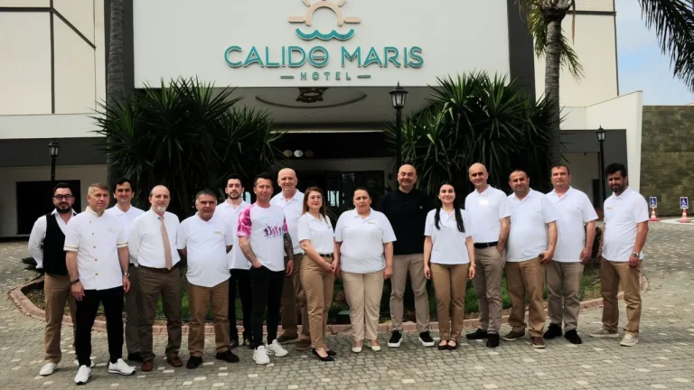 CALIDO MARIS HOTEL SEZONA KAPILARINI AÇTI