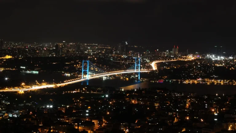 JEOPOLİTİK ETKİ TURİZME YANSIDI: TÜRKİYE TRANSİT MERKEZ OLARAK GÜÇLENİYOR