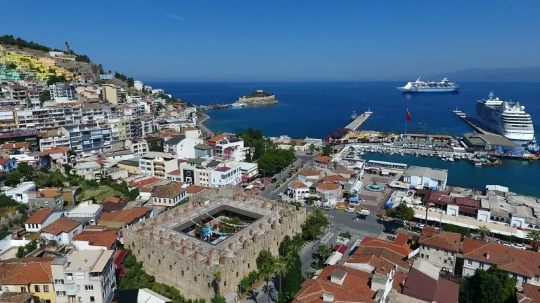 KUŞADASI’NDA BAYRAM DOLULUĞU YÜZDE 90’A ULAŞTI