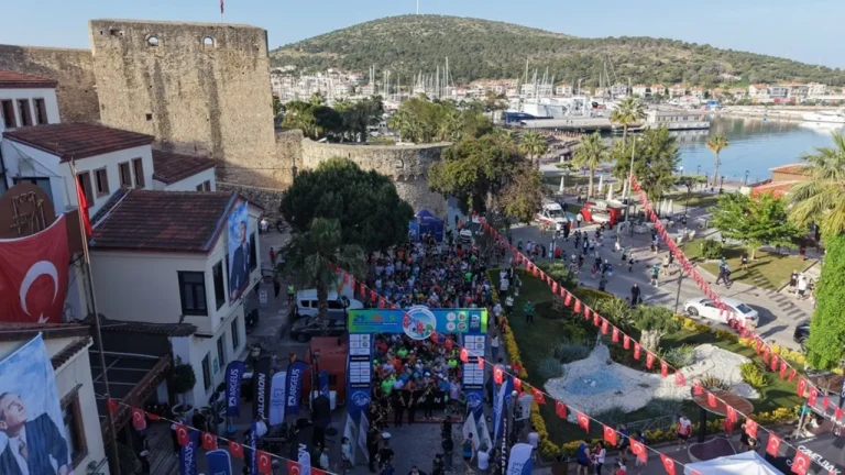 SALOMON ÇEŞME YARI MARATONU’NDA 43 ÜLKEDEN 3 BİN 450 SPORCU YARIŞTI