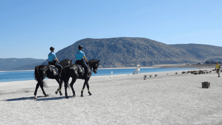 ATLI JANDARMA TİMLERİ SALDA GÖLÜ’NDE