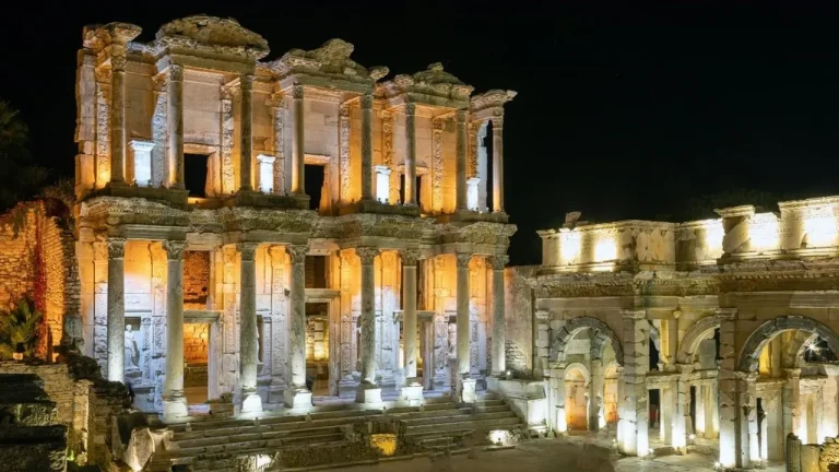 20 MÜZE VE ÖREN YERİ GECE ZİYARETİNE AÇILDI