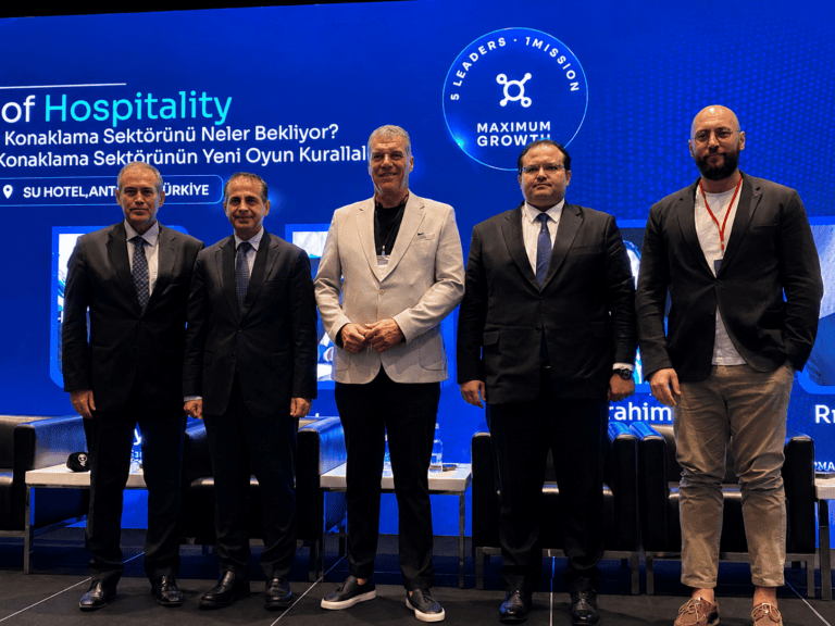 TURİZMDE YAPAY ZEKÂ VE DİJİTAL DÖNÜŞÜM MASAYA YATIRILDI