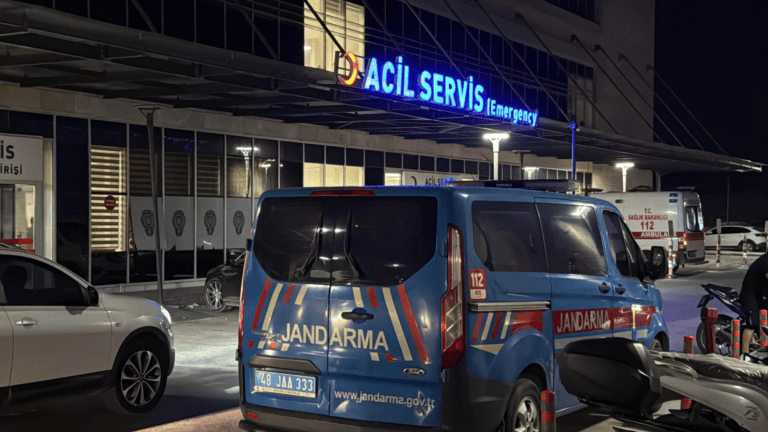 OTEL HAVUZUNUN BAKIMINDA GAZ SIZINTISI PANİĞİ: 15 KİŞİ HASTANEYE KALDIRILDI