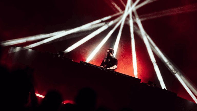 DÜNYACA ÜNLÜ DJ TİËSTO İSTANBUL FESTİVALİ’Nİ SALLADI